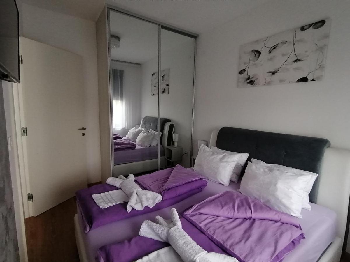 Gallery Square - Pupin Palace Apartment Novi Sad